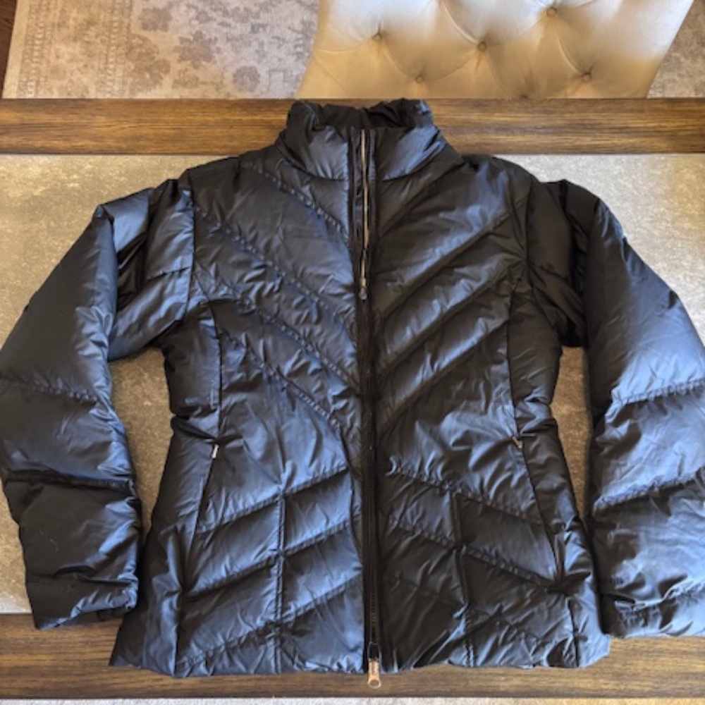 Patagonia Women's Upside of Down Jacket Quilted Puffer Black - Large